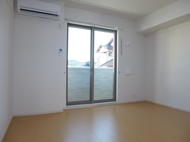 プレヴェール笹沖Ａの居間・リビング|洋室