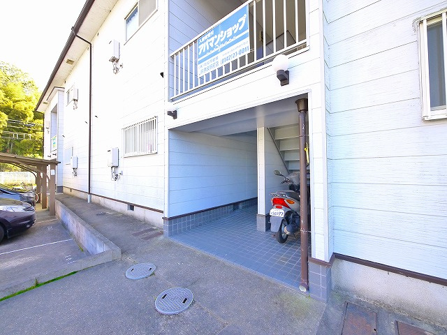 光ハイツ（佐保台西町）のエントランス
