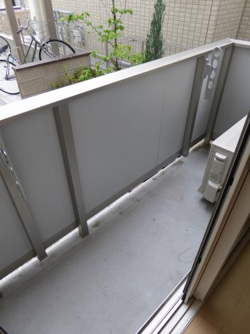 ルピナスのバルコニー