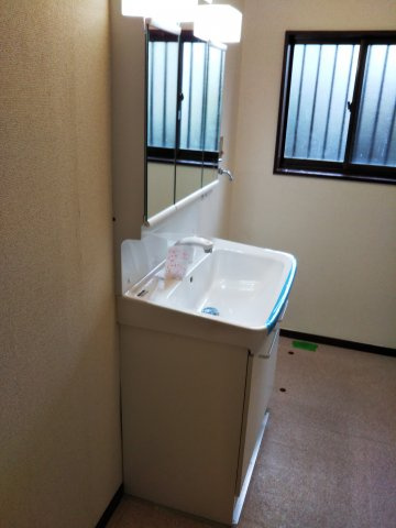 久米川町Ｗ邸の独立洗面台