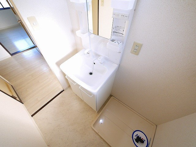 ルミエール四条の洗面所|忙しい朝には欠かせない洗面所です