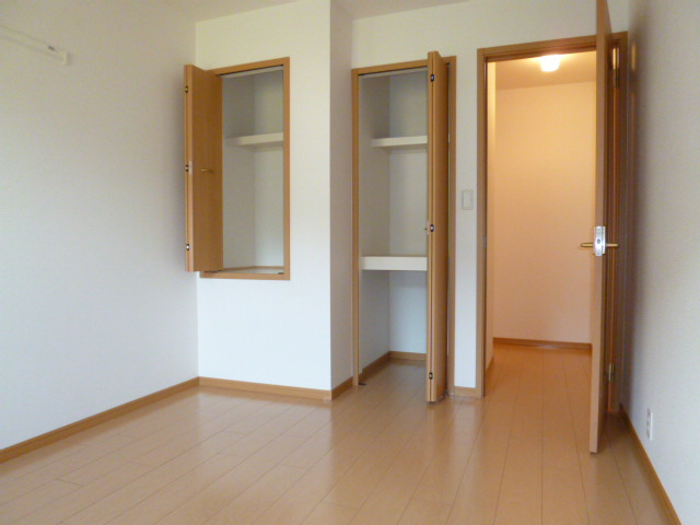 倉敷市福田町古新田のアパートの寝室|５.８帖