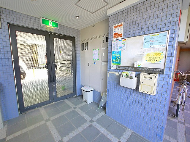 シティパレスやすらぎの道Ｐ６のその他共用部分|オートロック付きで安心。
