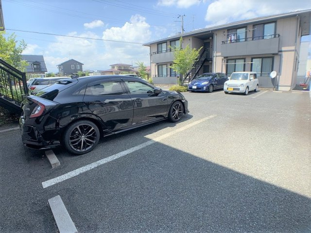 グランディールMの駐車場