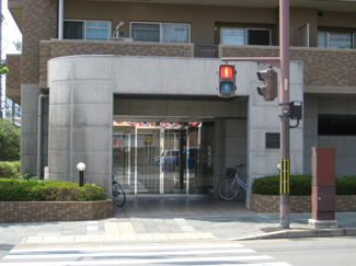 【エントランス】