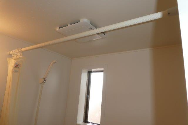 エステート中庄の浴室|浴室窓・換気扇