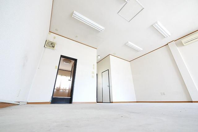 吉本店舗の内装