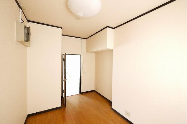 吉本店舗の内装