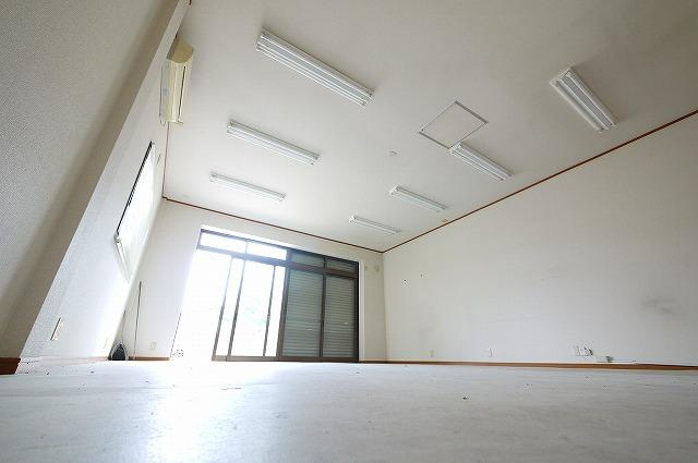 吉本店舗の内装