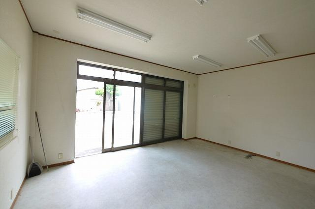 吉本店舗の内装