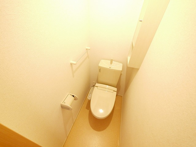 コンフォール州見台７番館のトイレ|清潔感のあるトイレです
