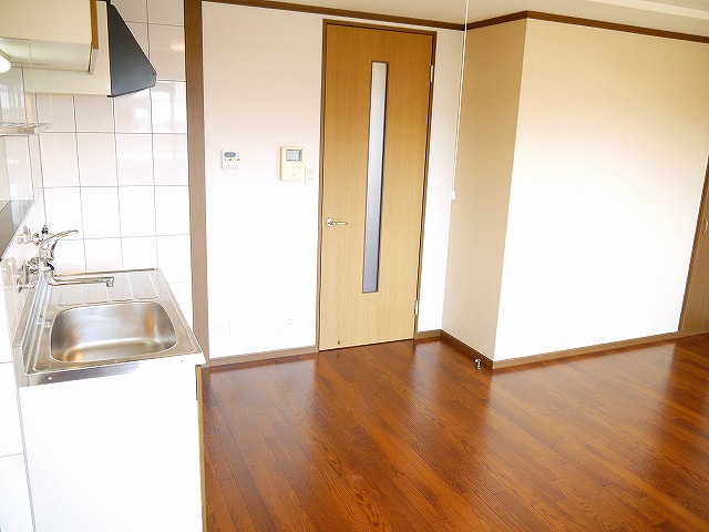 ラ・セゾンの居間・リビング|使いやすい居間です