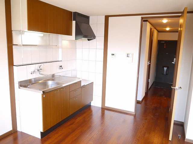 ラ・セゾンの居間・リビング|ゆったり過ごせる居間です