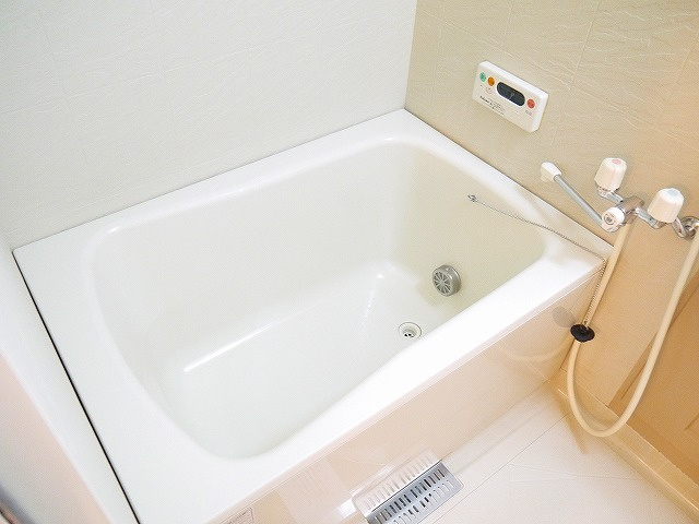 ラ・セゾンの浴室|きれいなお風呂です