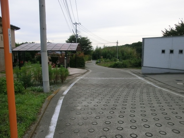 高崎市石原町全2区画分譲地　133.24坪　1000万円の前面道路含む現地写真