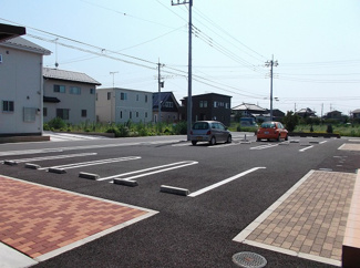 【駐車場】
