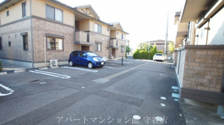 【駐車場】