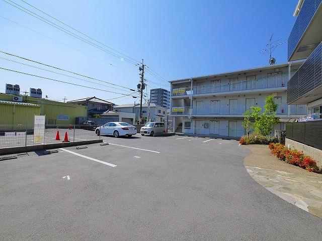 シャーメゾン田井庄の駐車場|自転車置き場