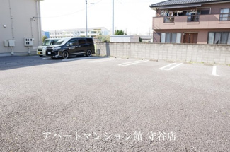 【駐車場】