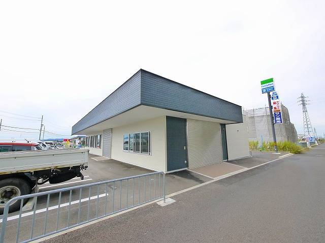 田原本店舗（十六面）の外観