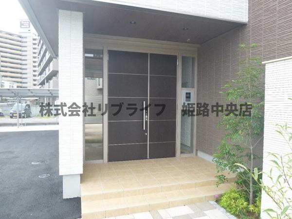 アルベージュ今宿のエントランス