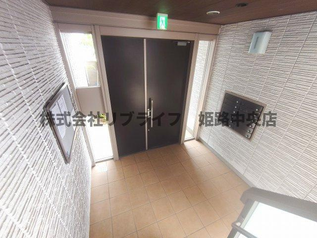 アルベージュ今宿のエントランス