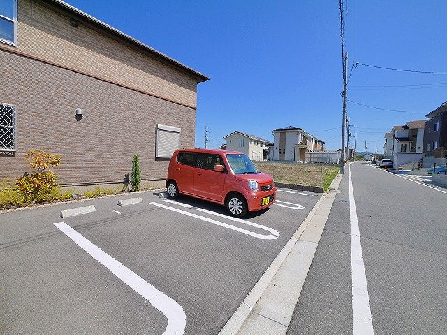 カレントハウスの駐車場