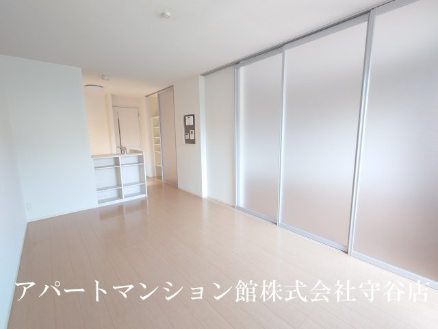 グランメゾン美園の居間・リビング
