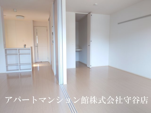 グランメゾン美園の洋室