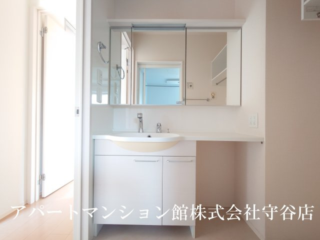 グランメゾン美園の独立洗面台