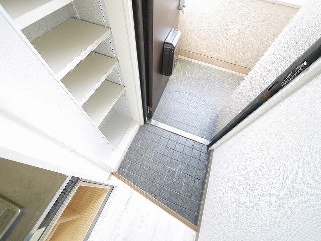 アミティ西大寺Ｐ８の玄関