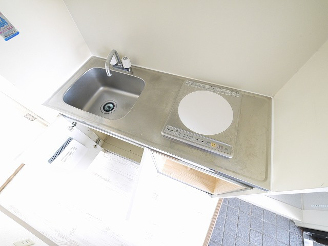 アミティ西大寺Ｐ８のキッチン