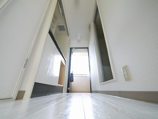 アミティ西大寺Ｐ８の玄関