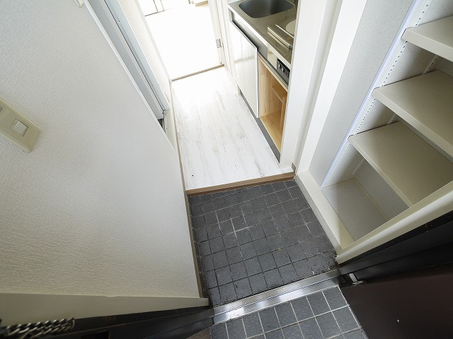 アミティ西大寺Ｐ８の玄関