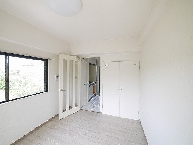 アミティ西大寺Ｐ８の寝室