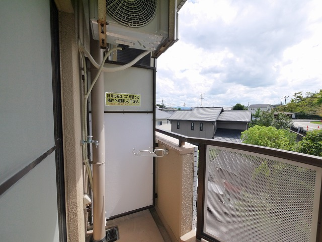 アミティ西大寺Ｐ８のバルコニー