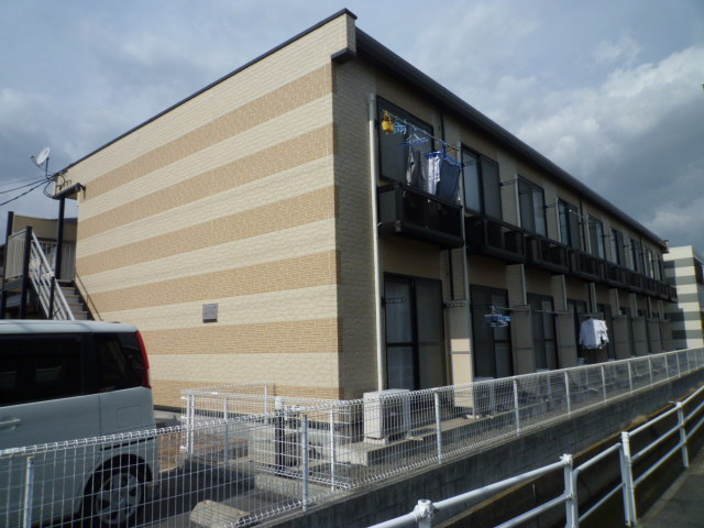 倉敷市上東のアパートの外観