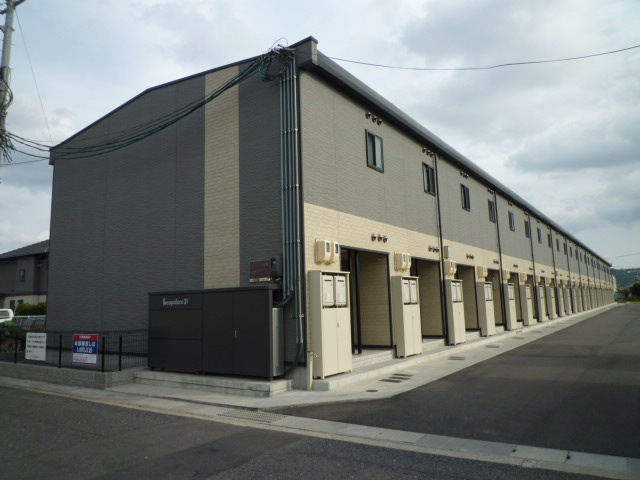 倉敷市上東のアパートの外観