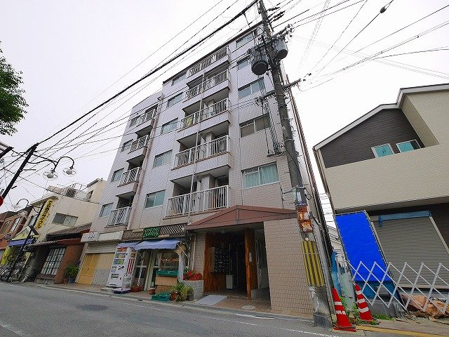 ジャルス郡山の外観|外観は落ち着いています