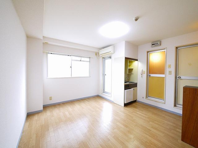 ジャルス郡山の洋室|きれいな洋室です