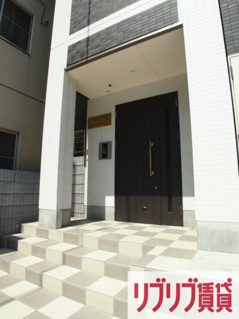 Riria本千葉弐番館のエントランス