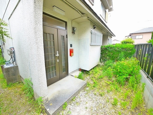 冨岡貸家のエントランス