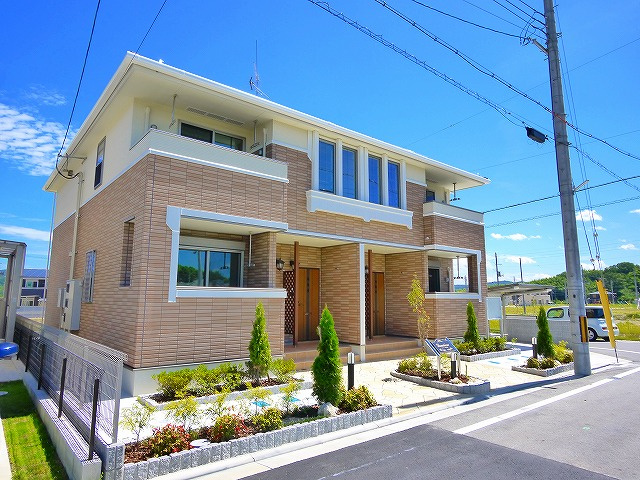 ルミエール城山台の外観|きれいな外観です