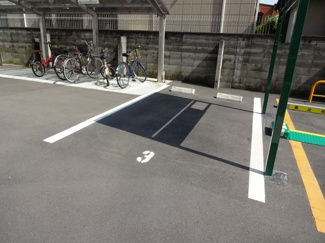 【駐車場】