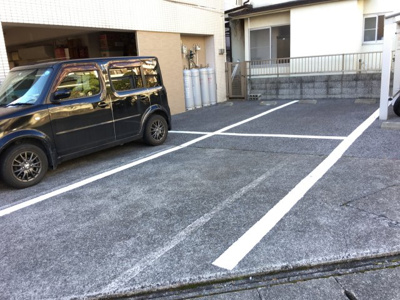 【駐車場】 | 田崎コーポ | 敷地内縦列駐車場