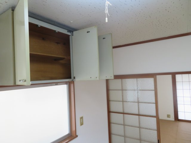 コーポからまつの収納|たっぷりとした収納スペースです