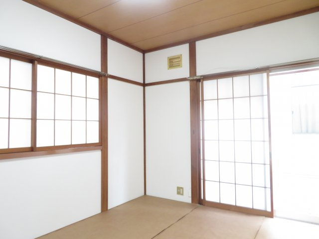 コーポからまつの和室|明るい和室です