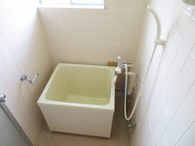 コーポからまつの浴室|お風呂で日々の疲れを落としましょう