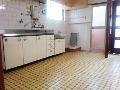 【居間・リビング】 | 松岡マンション（甲子園駅・南甲子園小学校・真砂中学校区） | 松岡マンションのリビングです