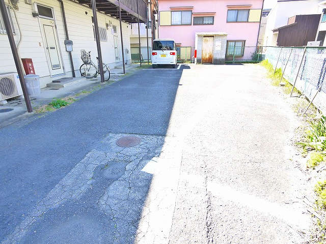 ハイツクマキの駐車場